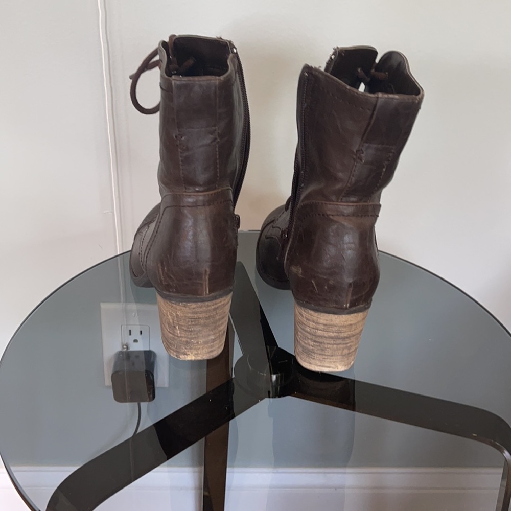 Cool retro brown lace up booties - Picture 3 of 6